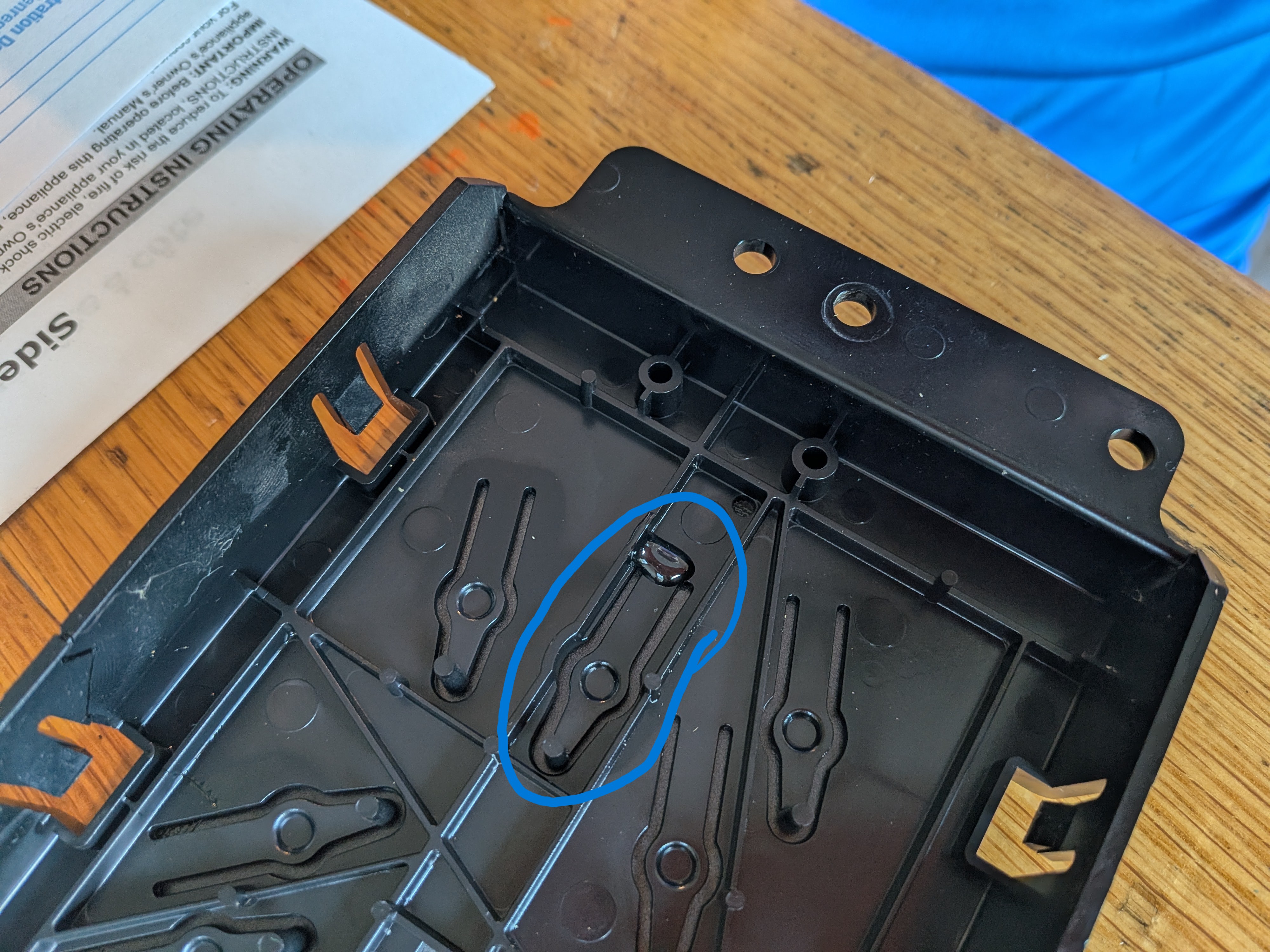 Epoxy applied to broken plastic finger